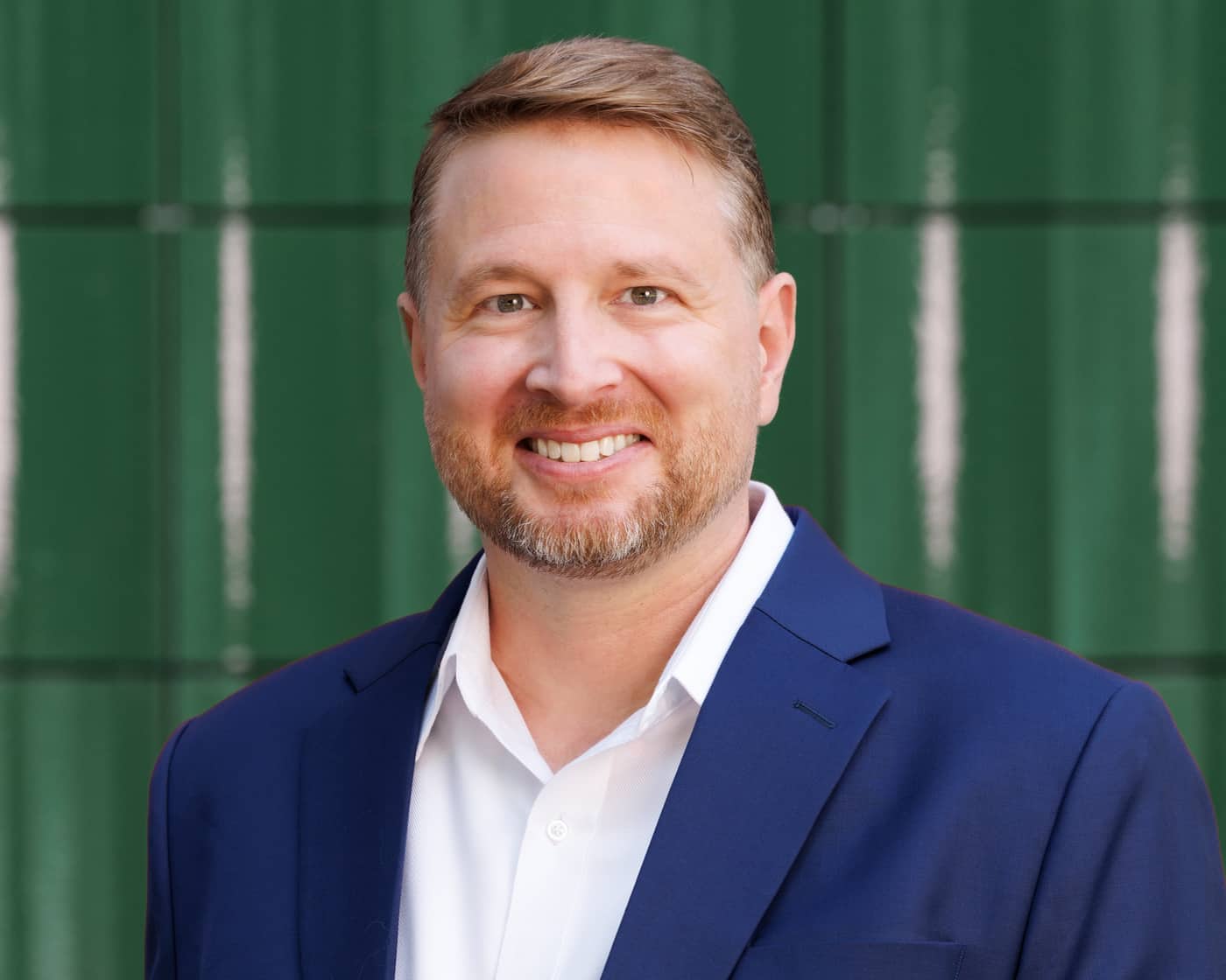 Portrait of Dominik Langer, founder of Halderstone and advisor on governance and management systems